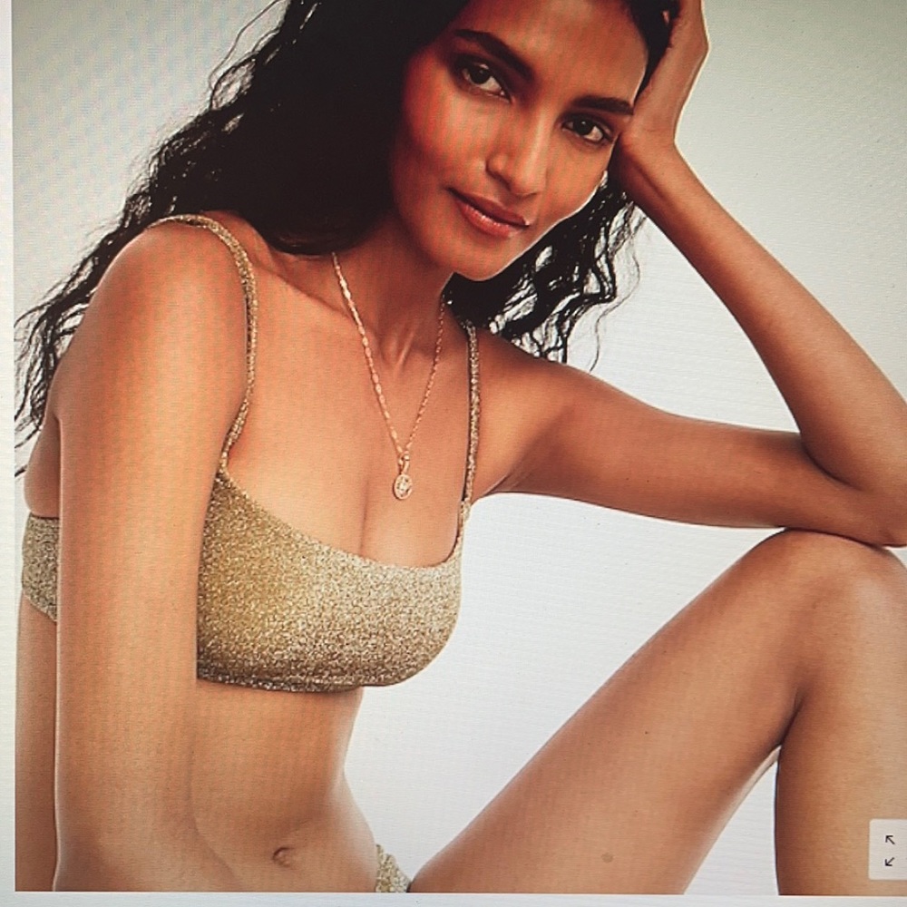 Scoop neck bikini top size small & hipster bikini bottom size xxs